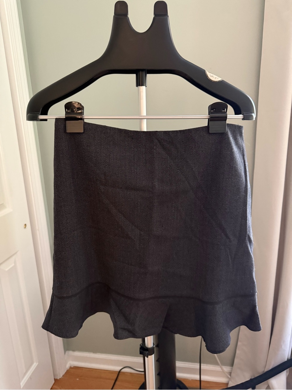 Tahari Black Wool Blend Flounce Hem Pencil Skirt Women’s Size‎ 6 Career Office